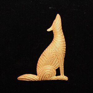 Howling Coyote Gold Tone Southwestern Brooch